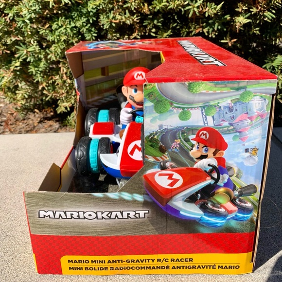 Mario Kart Mini Anti-Gravity R/C Racer - Picture 2 of 5